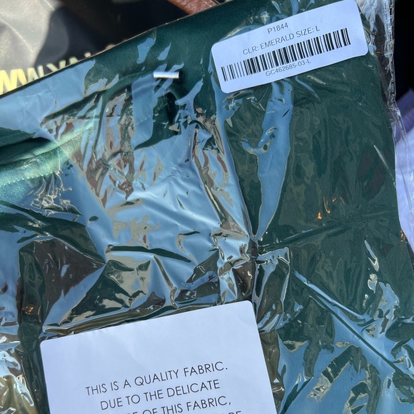 Lulus satin jumpsuit- EMERALD GREEN - Picture 7 of 12